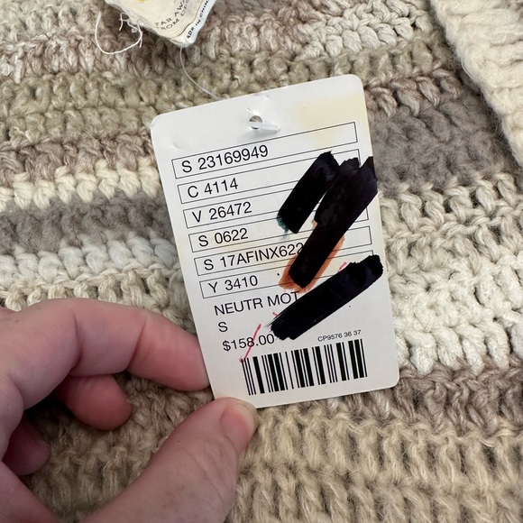 Far Away from Close Atacam sweater - Picture 11 of 11